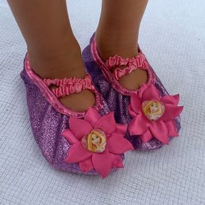 🌻 Tangled play slippers